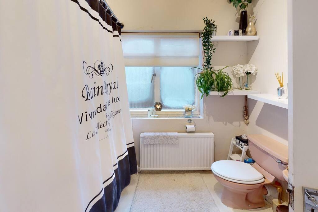West Hoathley Spacious One Bedroom Flat מראה חיצוני תמונה